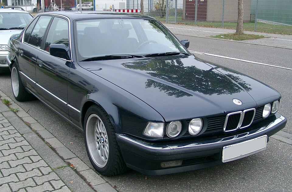 BMW 7 Series E32, седан