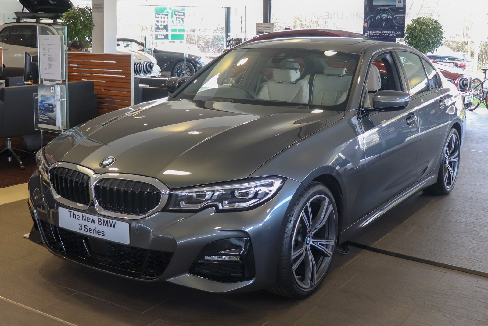 BMW Group перемістила мільйон автомобілів заводами без водіїв